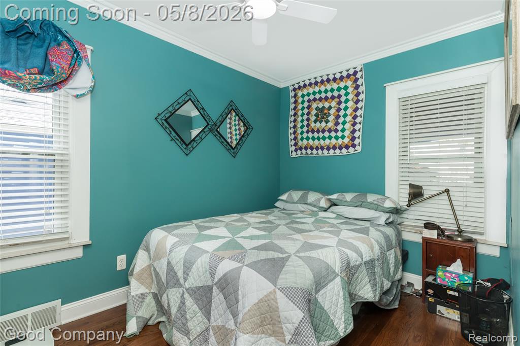 559 E Harry Avenue, Hazel Park, MI 48030 — Photo 12