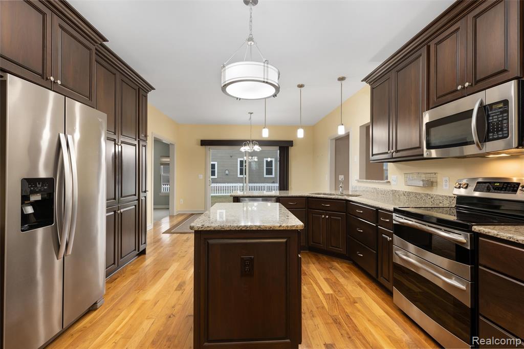 724 Constitution Street, Canton, MI 48188 — Photo 10