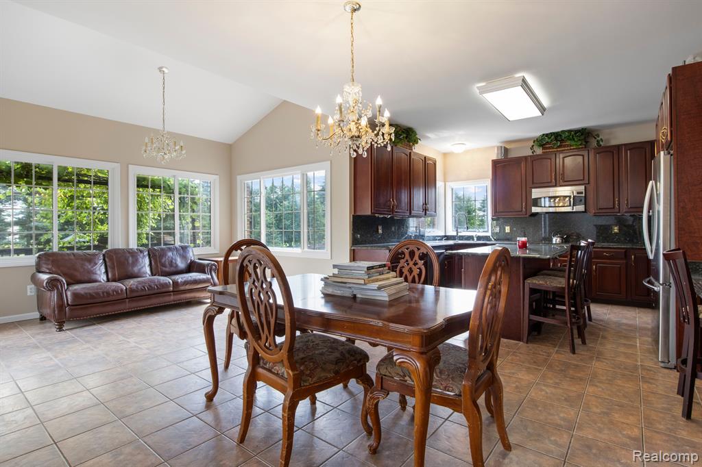 8950 WOODLORE SOUTH Drive, Plymouth, MI 48170 — Photo 13