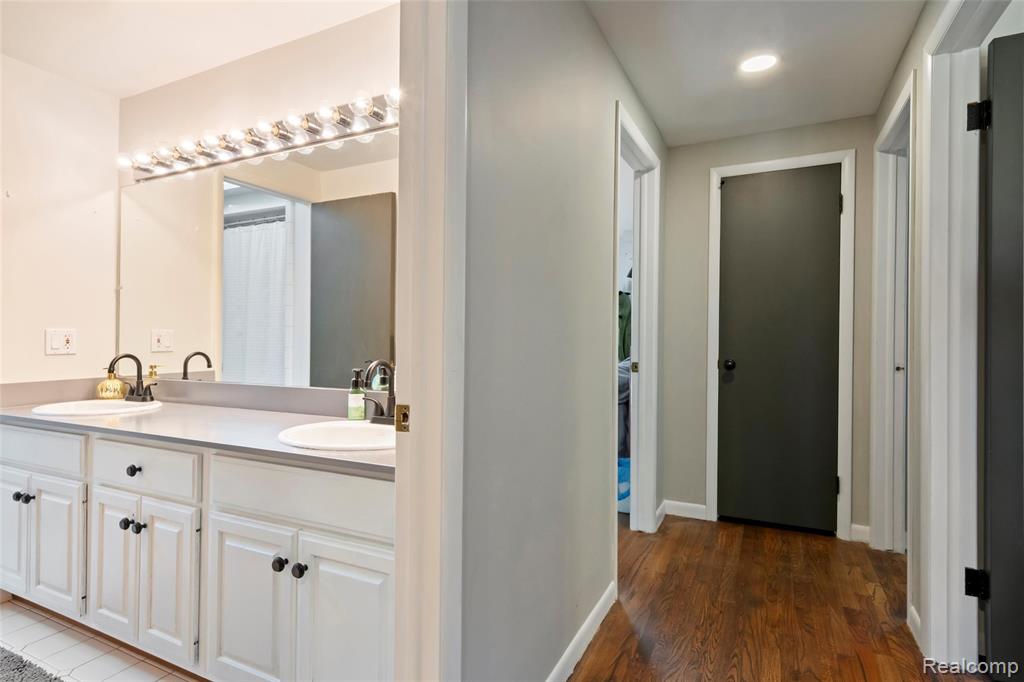 42085 Banbury Road, Northville, MI 48168 — Photo 34