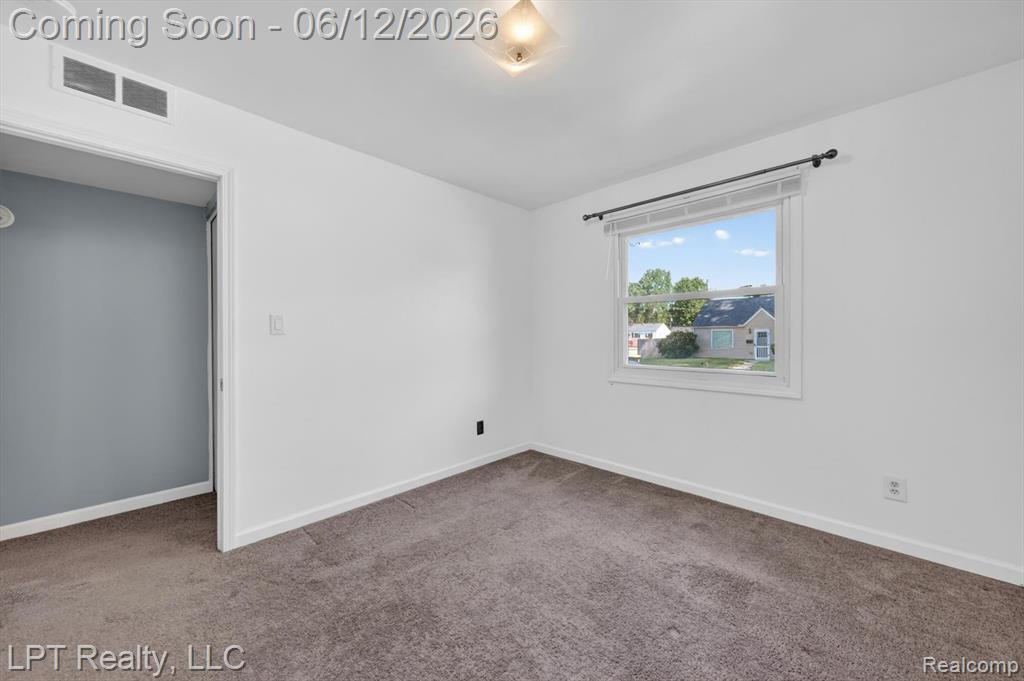 806 E Barrett Avenue, Madison Heights, MI 48071 — Photo 20