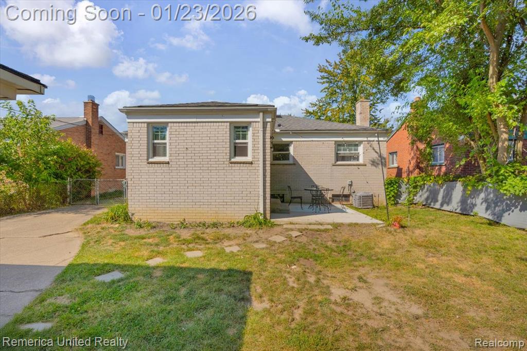 570 Cardwell Street, Garden City, MI — Photo 31