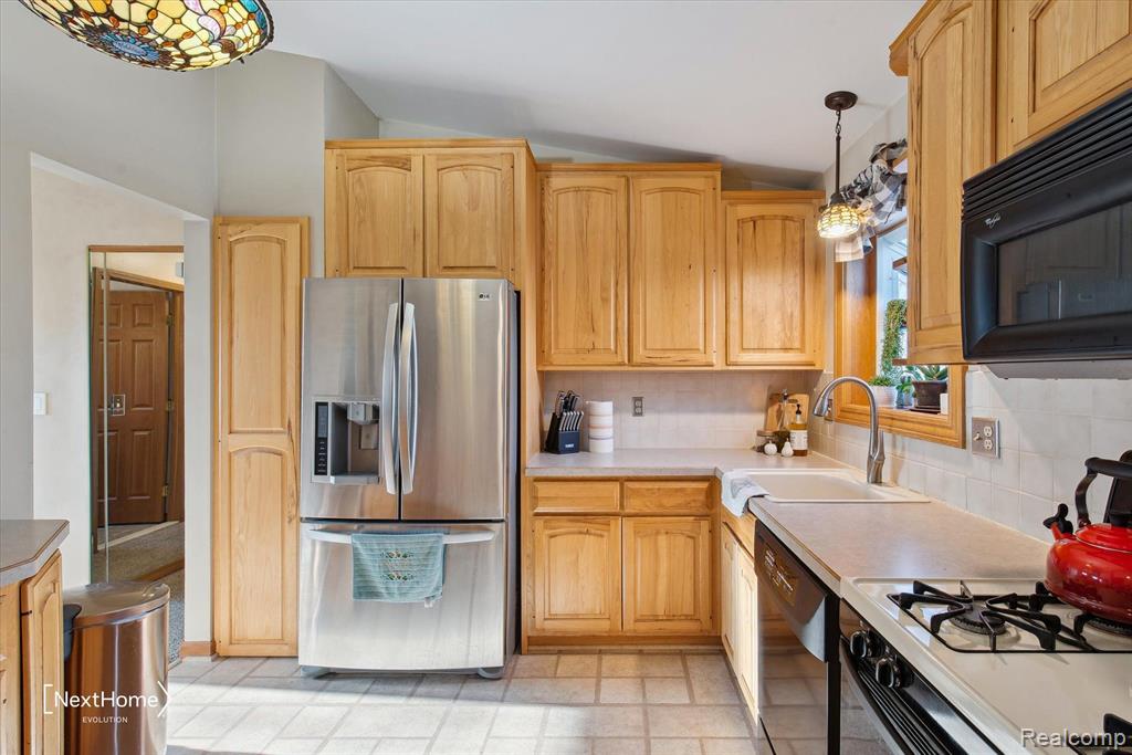 800 GEORGETOWN Street, Canton, MI 48188 — Photo 22