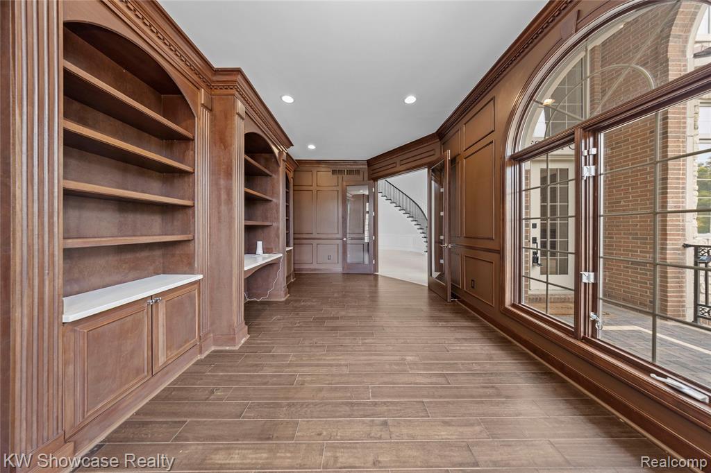 5512 Essex Court, West Bloomfield, MI — Photo 44