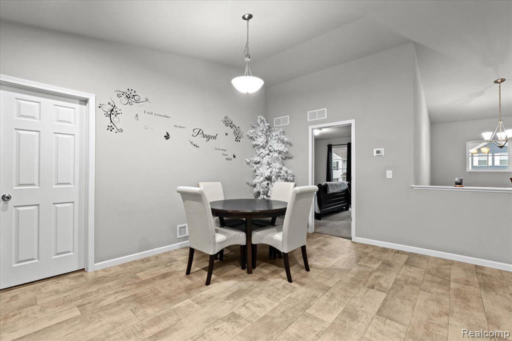3103 IVY WOOD Circle, Howell, MI 48855 — Photo 6