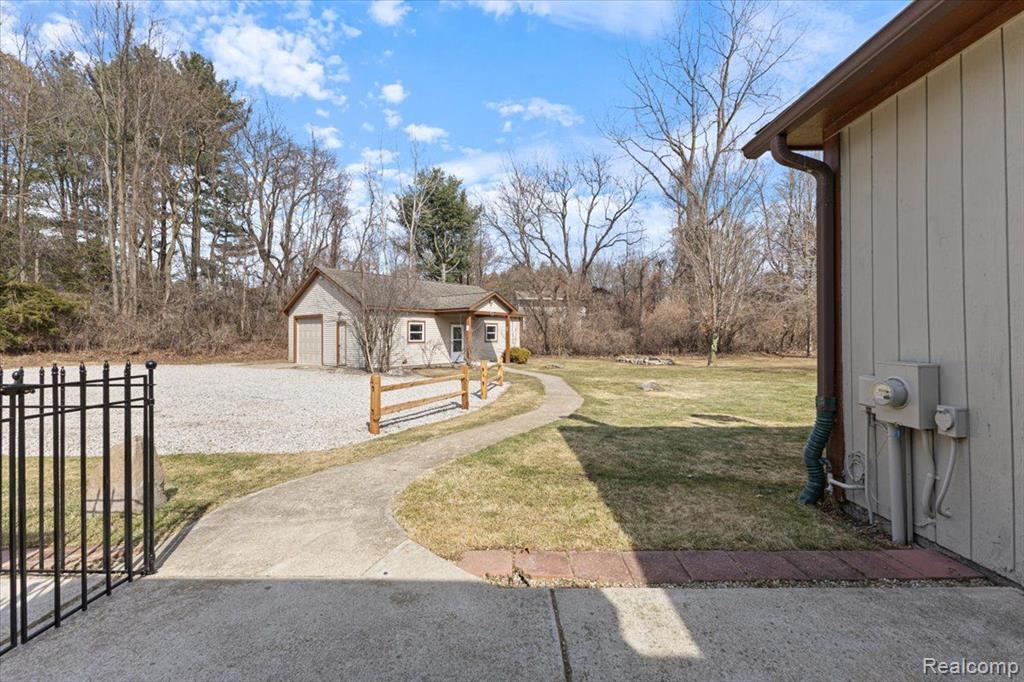 572 CASEMER Road, Lake Orion, MI — Photo 16