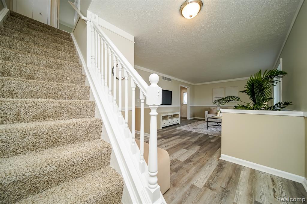 547 Orchard Street, Wyandotte, MI 48192 — Photo 36