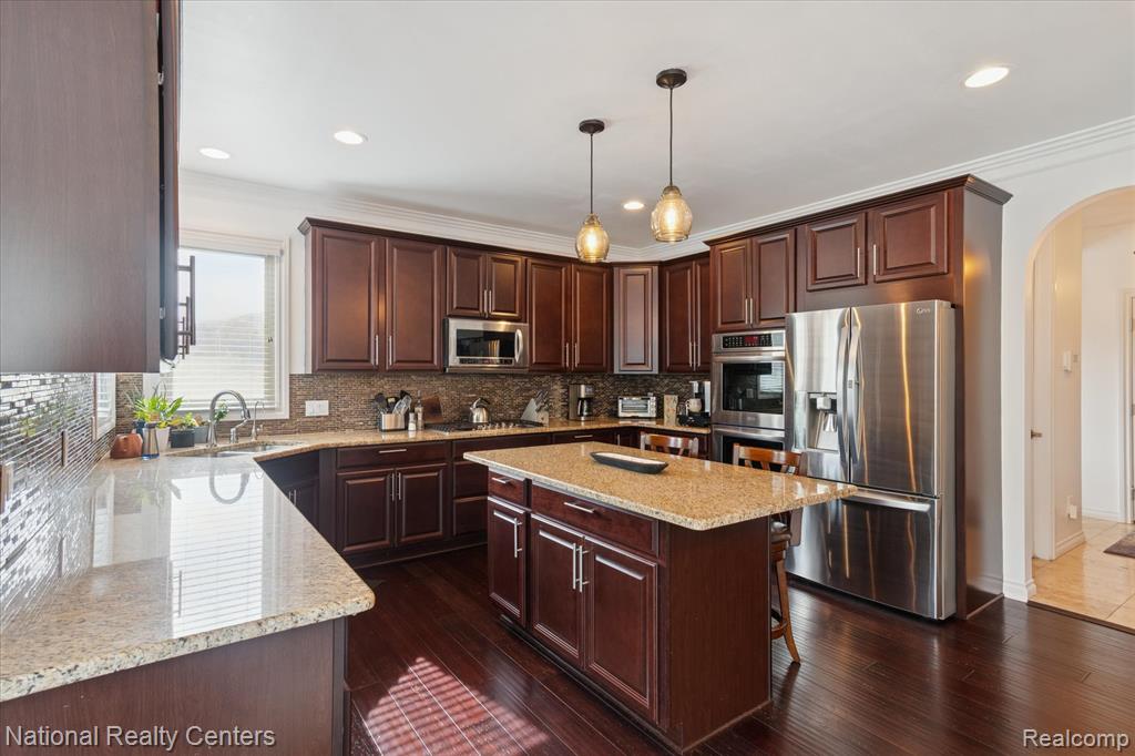 9888 Meadow View Court, Northville, MI 48167 — Photo 15