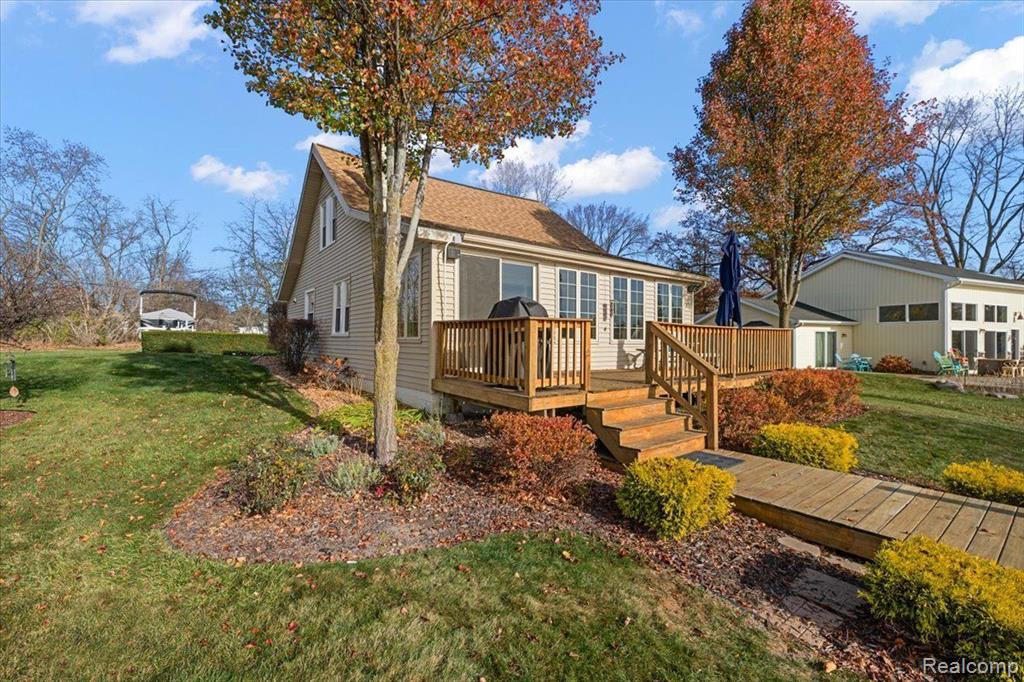 6738 GRAND BEACH Drive, Brighton, MI 48114 — Photo 7