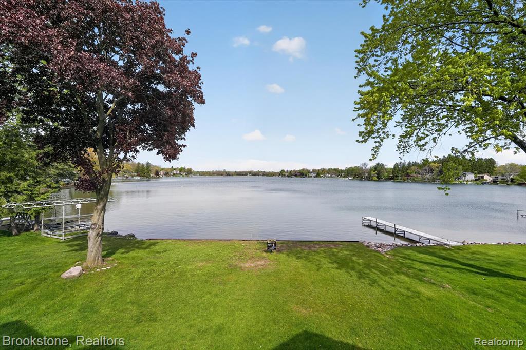 3695 Lotus Drive, Waterford, MI 48329 — Photo 44