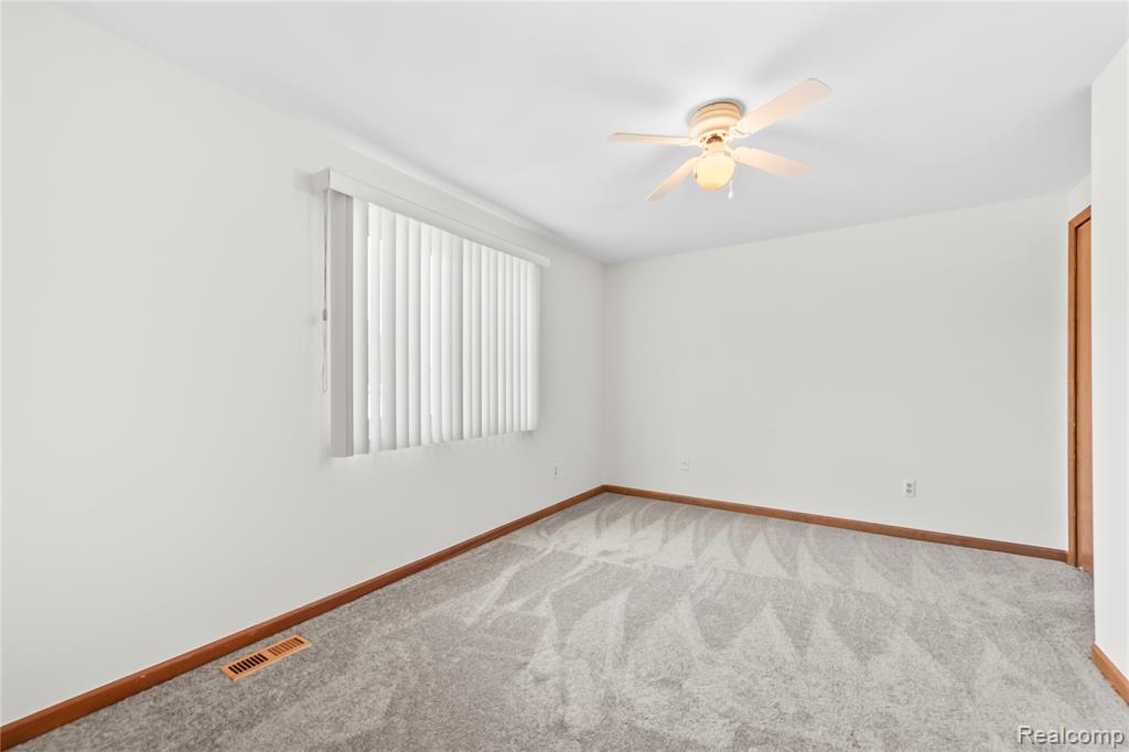 40538 Woodside Drive, Clinton Twp, MI 48038 — Photo 22