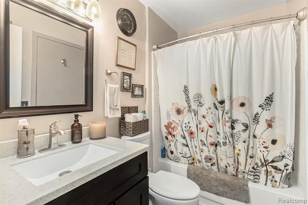 313 Spring Brooke Drive, Brighton, MI 48116 — Photo 22