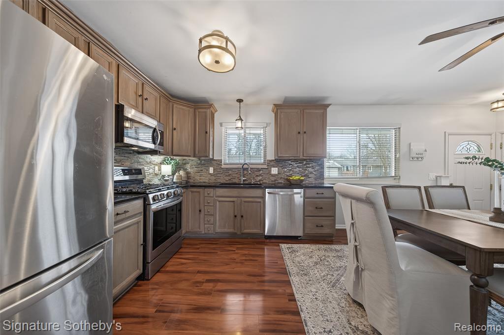 6072 Brockway Street, Commerce Twp, MI 48382 — Photo 4