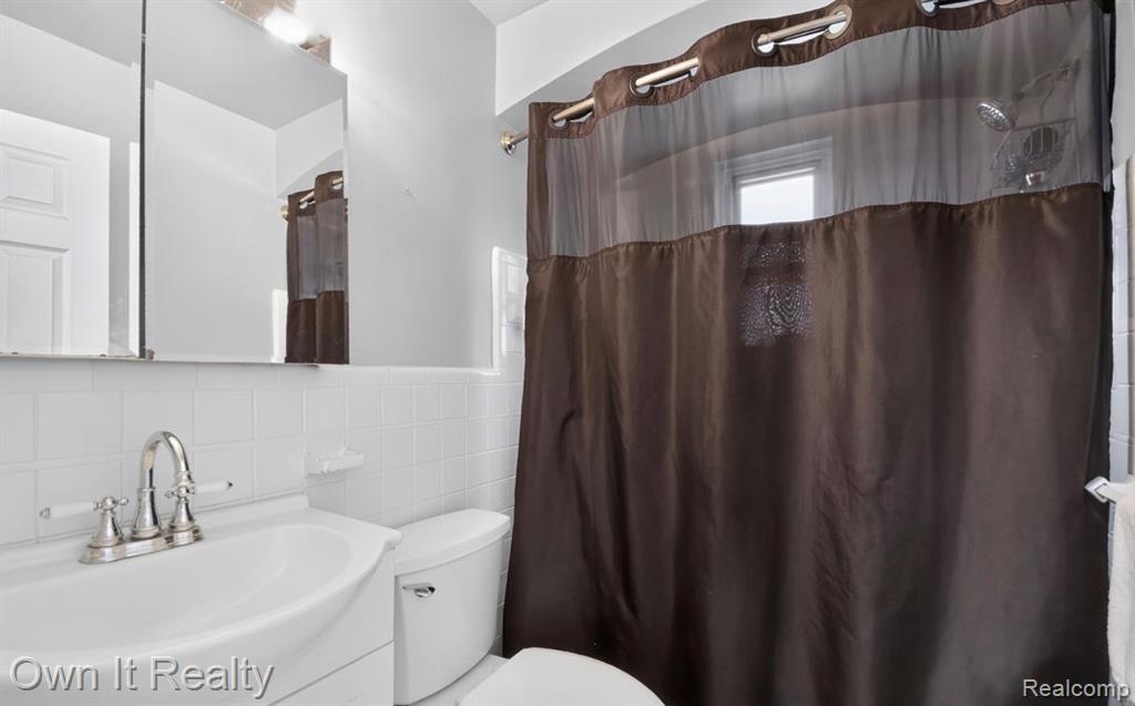 631 Nightingale Street, Dearborn, MI 48128 — Photo 9