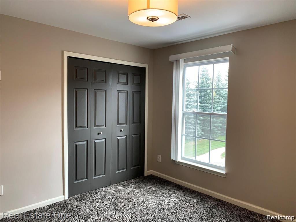 7211 Addington Drive, Commerce Twp, MI 48390 — Photo 9