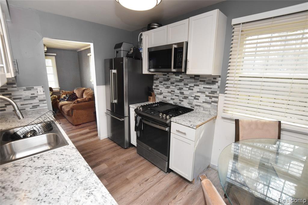 409 W Alma Avenue, Flint, MI 48505 — Photo 6
