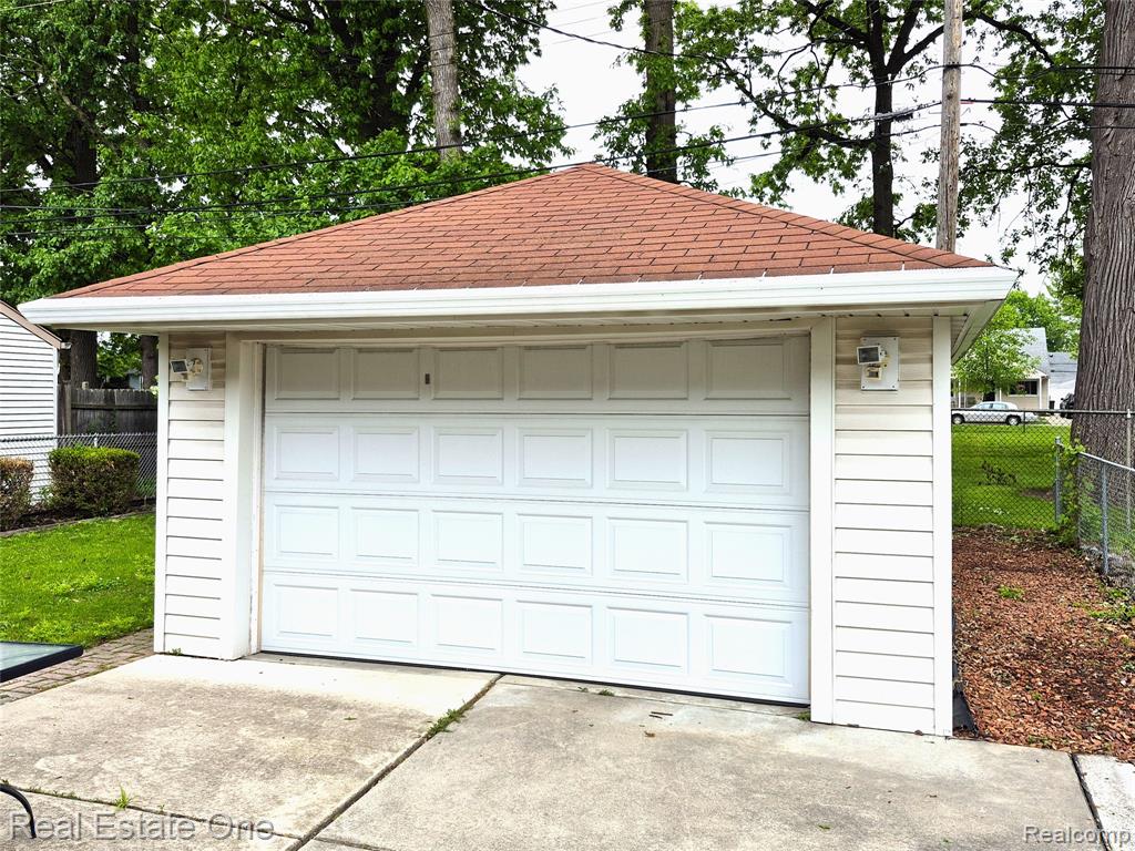 13688 Commonwealth Street, Southgate, MI 48195 — Photo 2