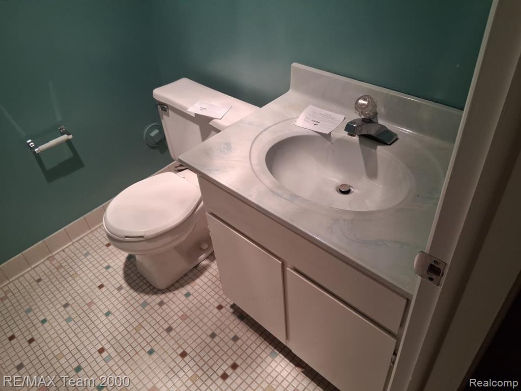 7590 Woodview Drive, 1, Westland, MI — Photo 13