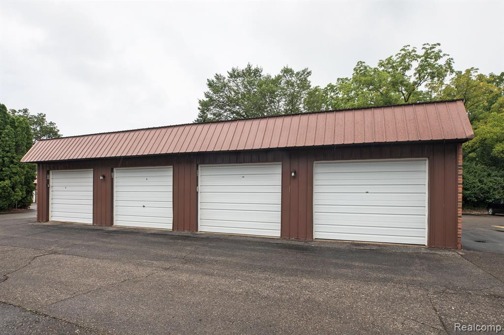 8629 MATHIAS Drive, 48, Grosse Ile, MI 48138 — Photo 24