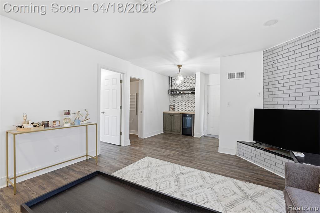 5585 Castleton Drive, West Bloomfield, MI — Photo 16