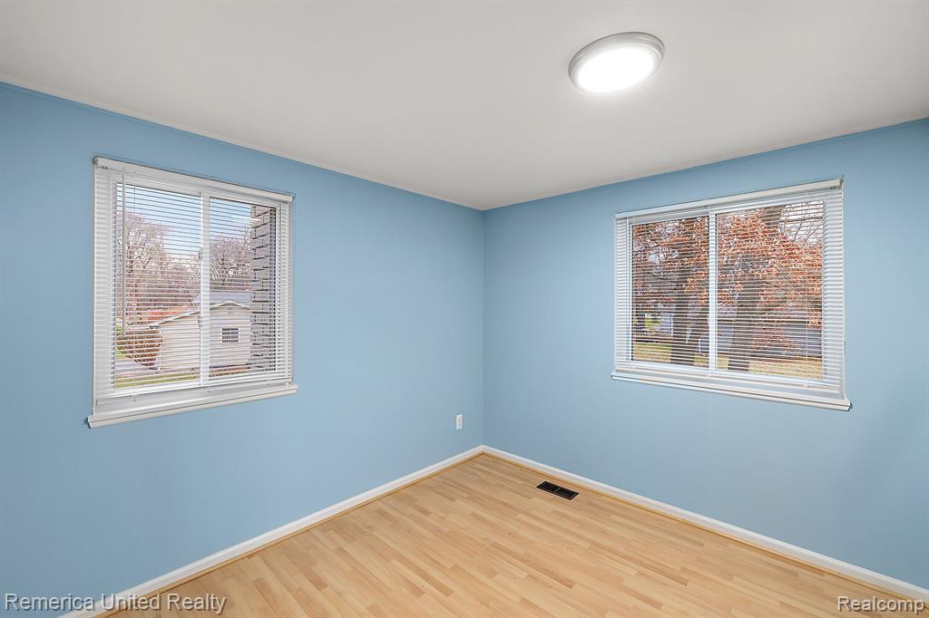 876 RIDGEMONT Street, Commerce Twp, MI 48382 — Photo 30