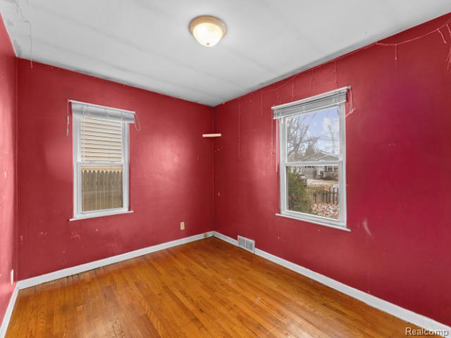 601 Jessop Avenue, Lansing, MI 48910 — Photo 8