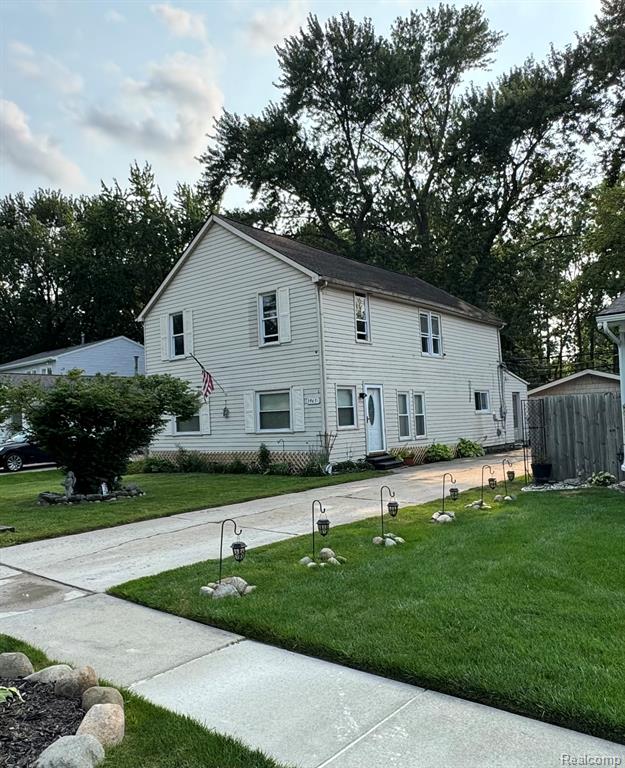 39691 Detroit Street, Harrison Township, MI