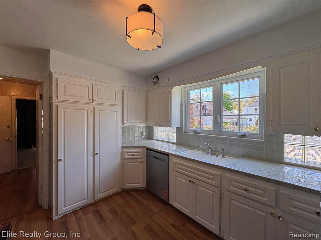 19677 Roslyn Road, Detroit, MI 48221 — Photo 7