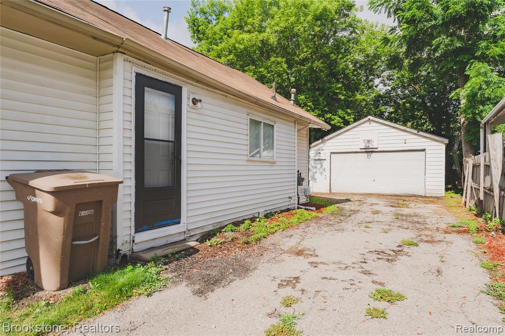 841 Orlando Avenue, Pontiac, MI 48340 — Photo 15