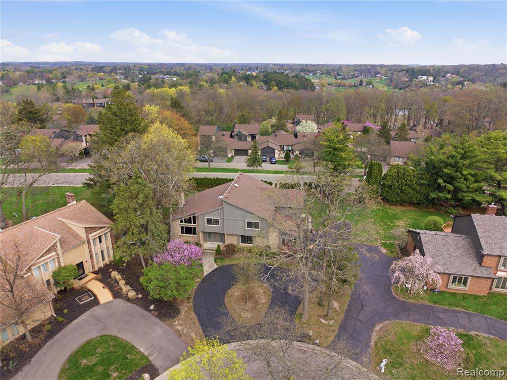 2084 Wabeek Hill Court, Bloomfield Hills, MI 48302 — Photo 65