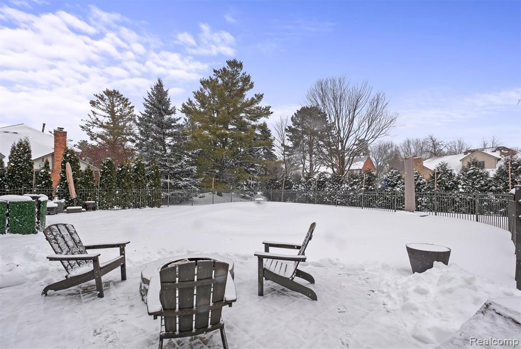 4926 Oak River Drive, Troy, MI 48098 — Photo 40
