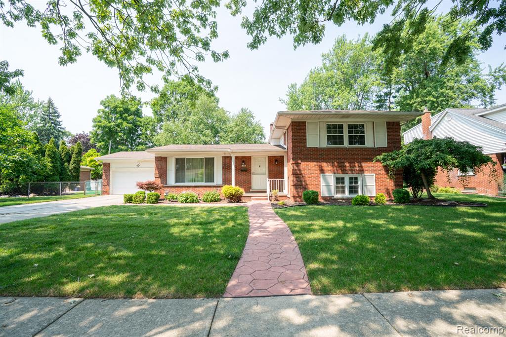 1880 Waverly Street, Trenton, MI 48183
