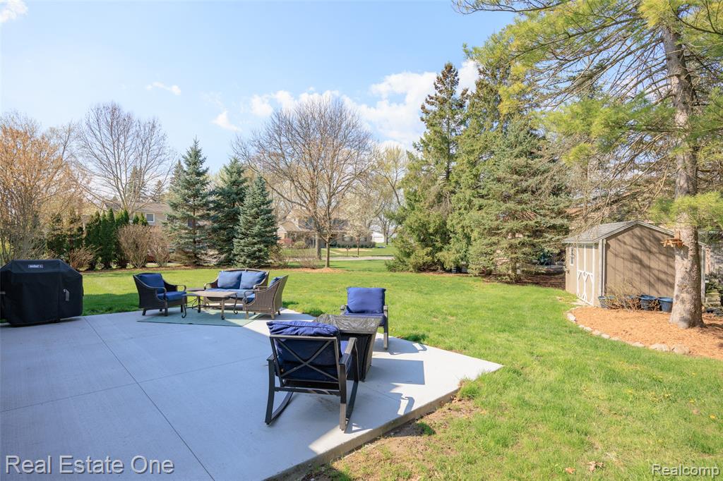 5345 Patterson Drive, Troy, MI 48085 — Photo 32