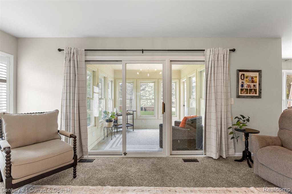 1424 Woodbridge Lane, Wixom, MI 48393 — Photo 37