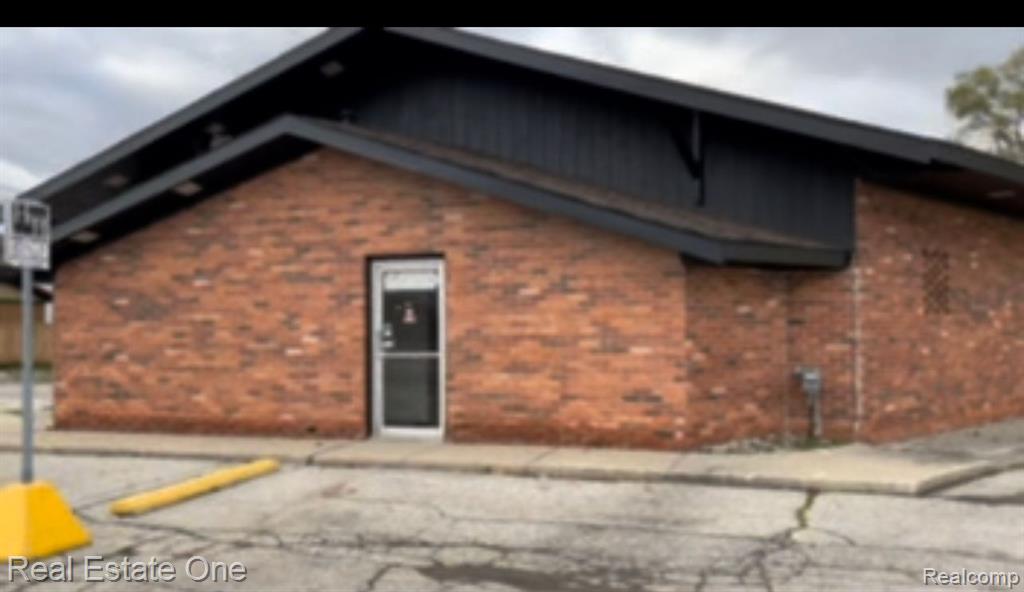 6000 DIXIE Highway, Saginaw, MI 48601 — Photo 5