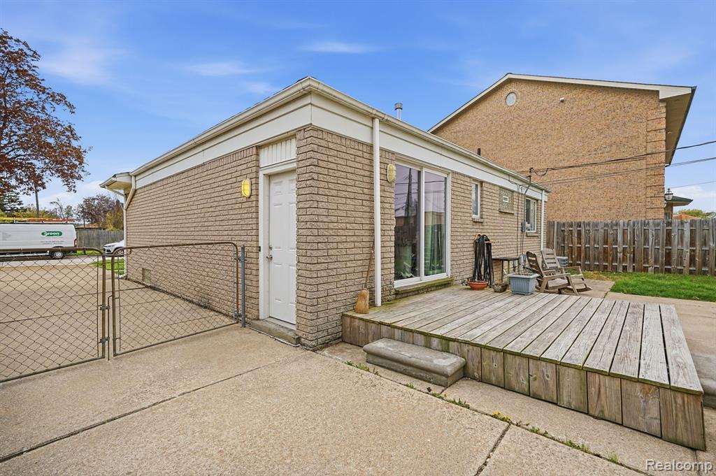 21525 Downing Street, Saint Clair Shores, MI 48080 — Photo 40