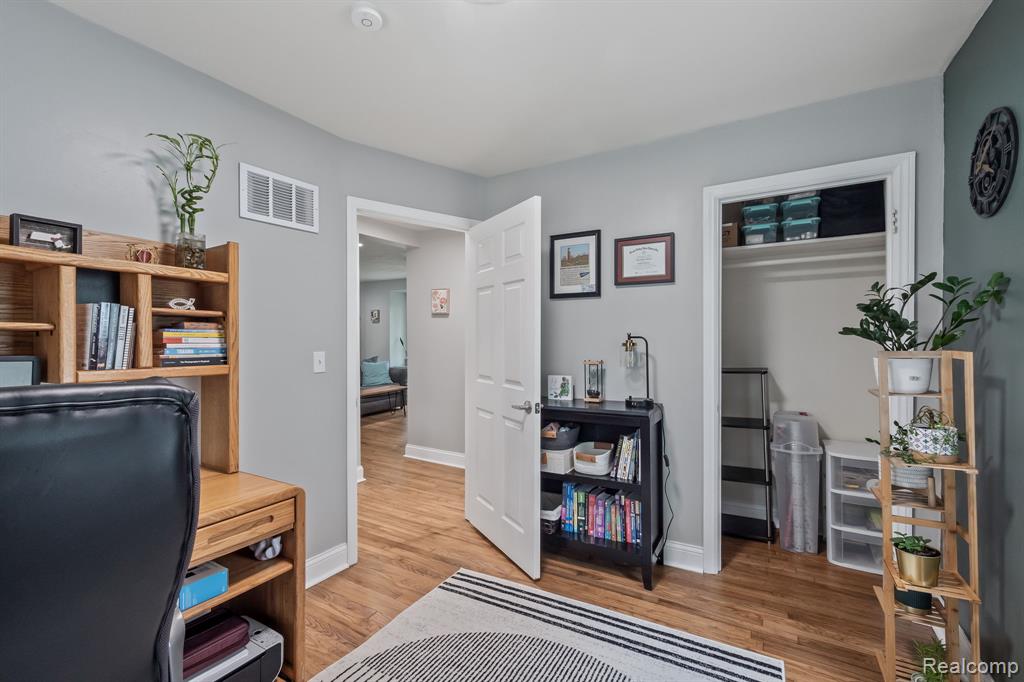 94 S Tilden Avenue, Waterford, MI 48328 — Photo 15