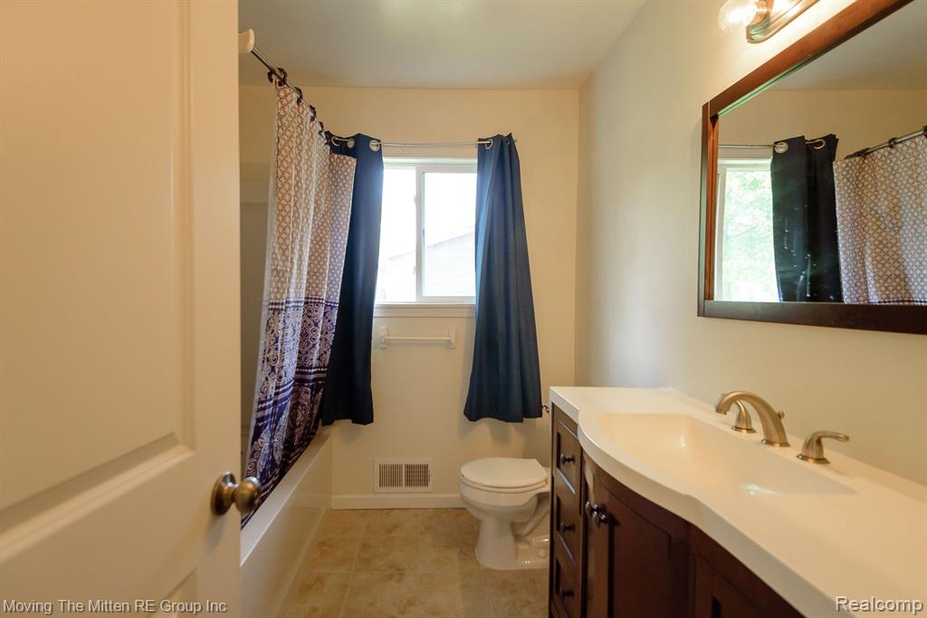 43654 CROWLEY Road, Van Buren, MI 48111 — Photo 27
