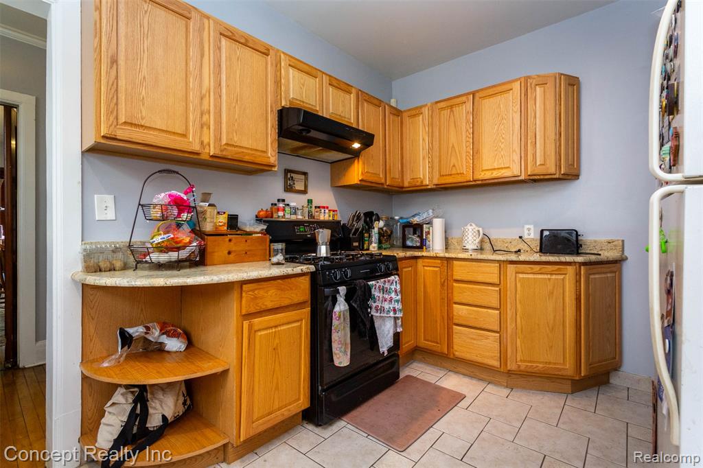 440 E FERRY Street, Detroit, MI 48202 — Photo 17