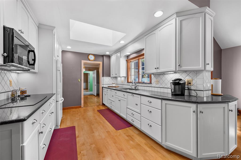 436 Girard Avenue, Royal Oak, MI 48073 — Photo 8