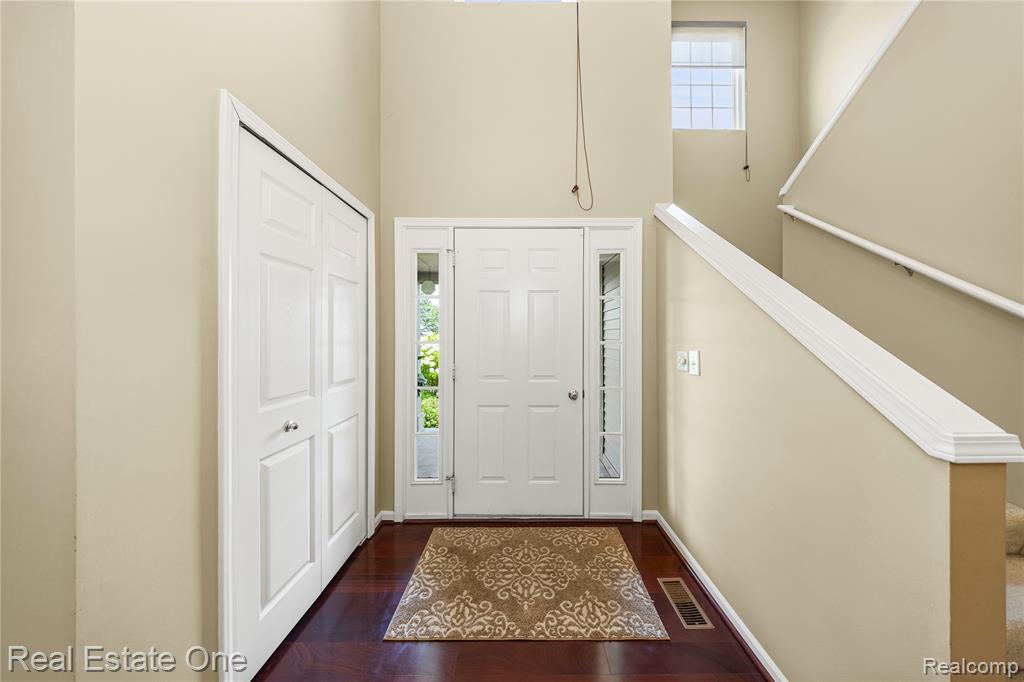 4364 Meadows Avenue, Burton, MI 48439 — Photo 8