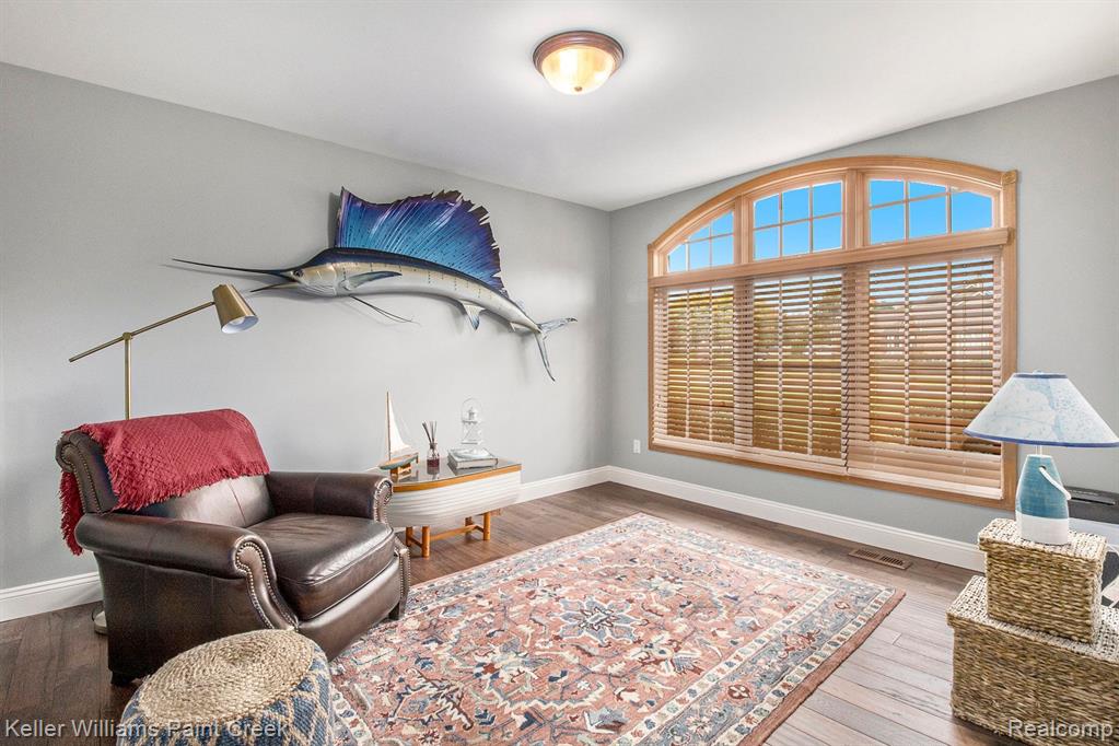 556 ORCHARD RIDGE Drive, Lake Orion, MI 48362 — Photo 4