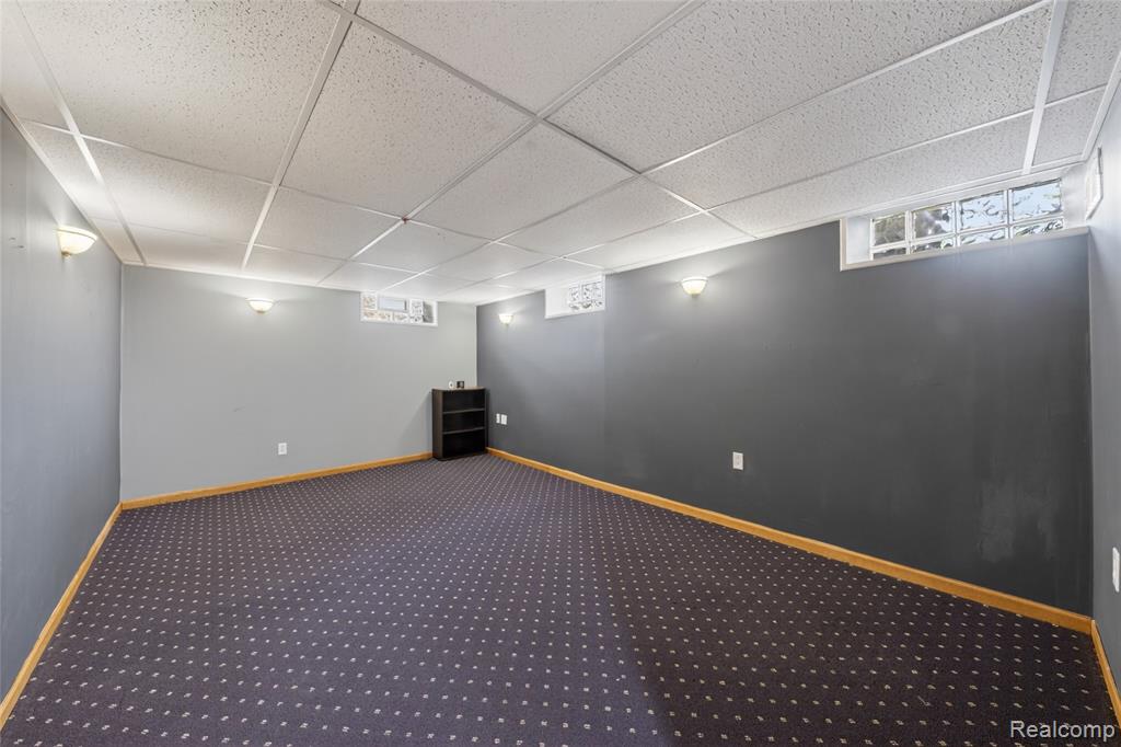 9818 Roseland Street, Livonia, MI 48150 — Photo 30