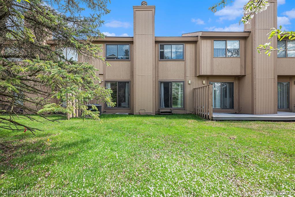 6202 ANDREA Lane, West Bloomfield, MI — Photo 2