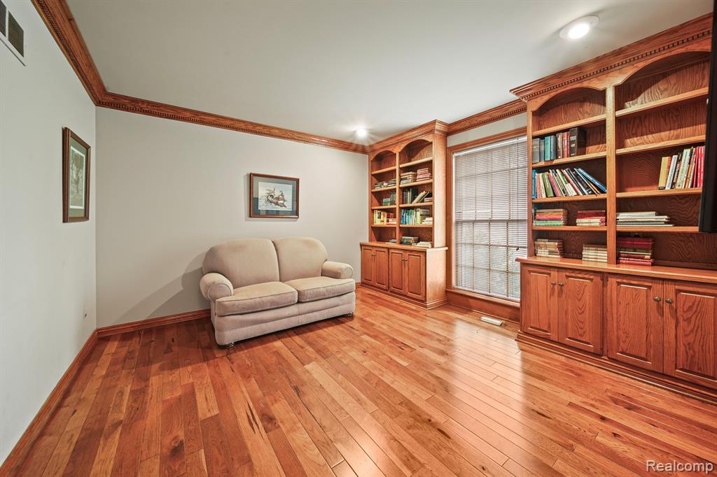 9856 Rattalee Lake Road, Clarkston, MI 48348 — Photo 7