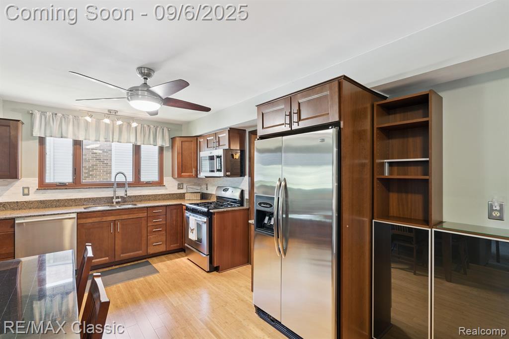 806 Abbey Lane, Milford, MI 48381 — Photo 14