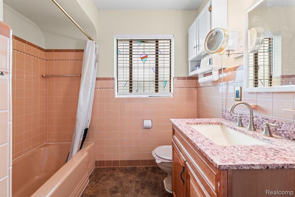 17500 Pennington Drive, Detroit, MI 48221 — Photo 17