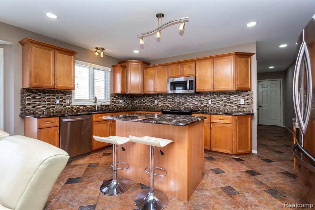 49683 Yale Drive, Macomb, MI 48044 — Photo 14