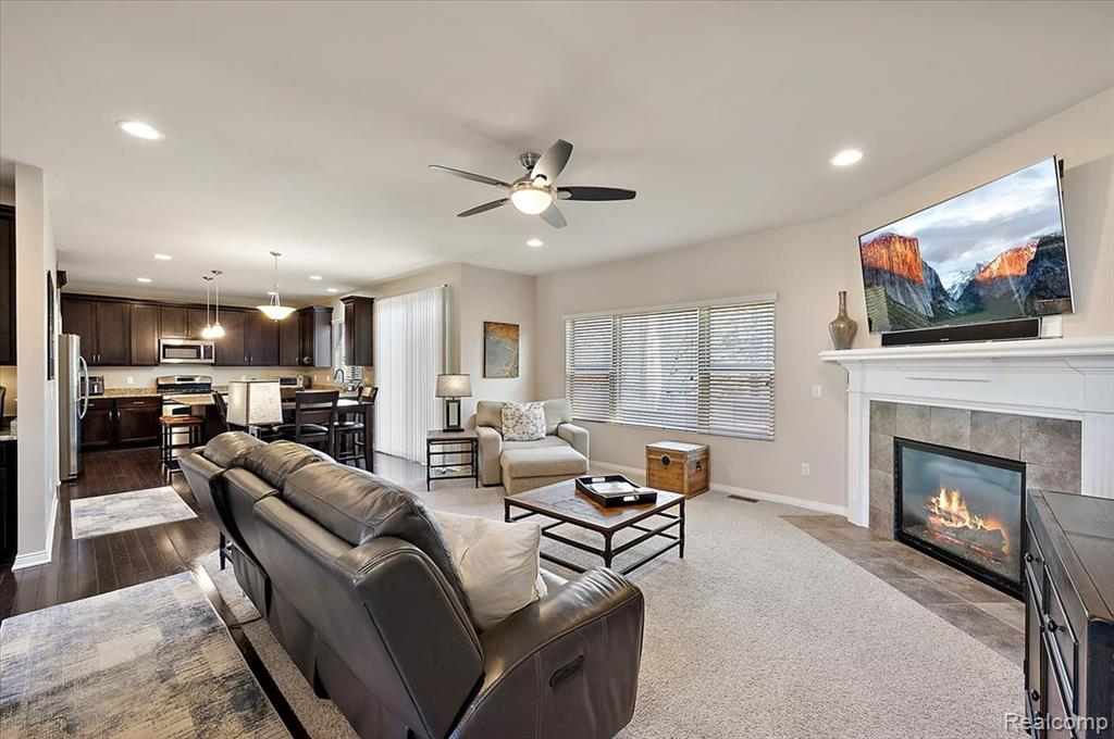 4366 S Lake Lane, Shelby Twp, MI 48316 — Photo 21