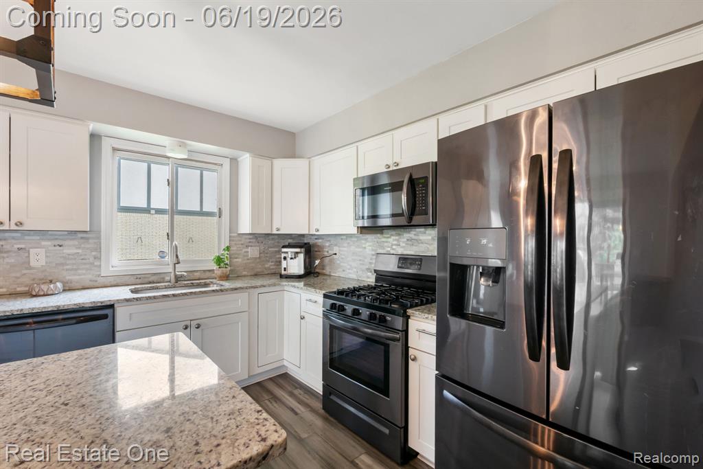 5277 Waterview Drive, West Bloomfield, MI 48323 — Photo 16